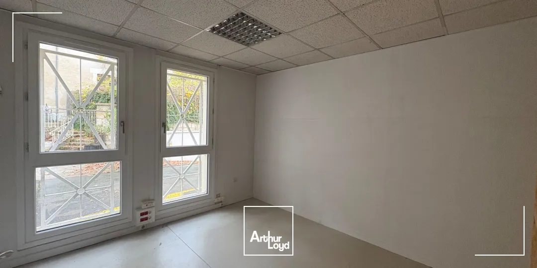 Bureaux de 197 m² en rez-de-chaussée - Vue Loire à Orléans (Châtelet)