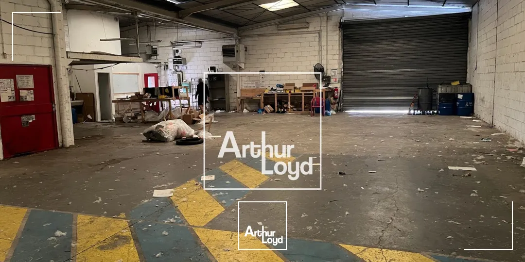 À LOUER - DEUX LOCAUX D'ACTIVITÉS CÔTE À CÔTÉ - TOULOUSE