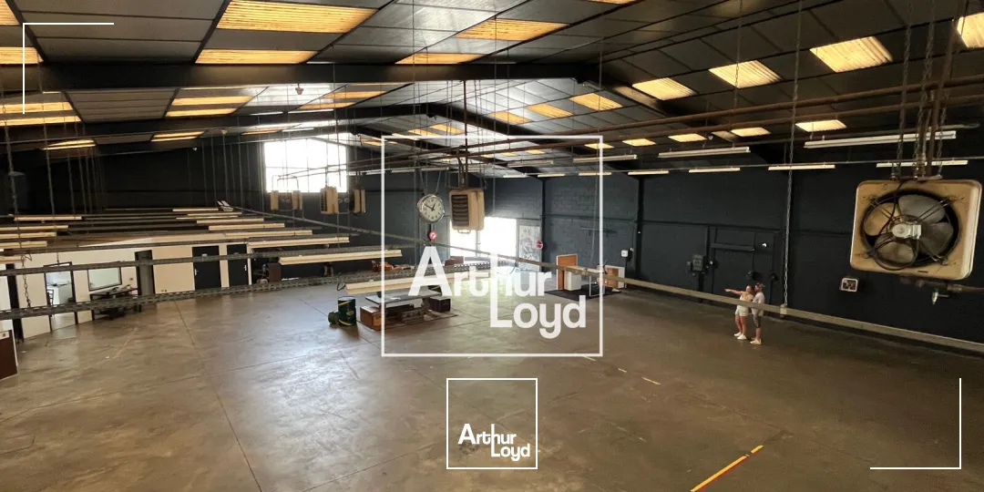 À LOUER - DEUX LOCAUX D'ACTIVITÉS CÔTE À CÔTÉ - TOULOUSE