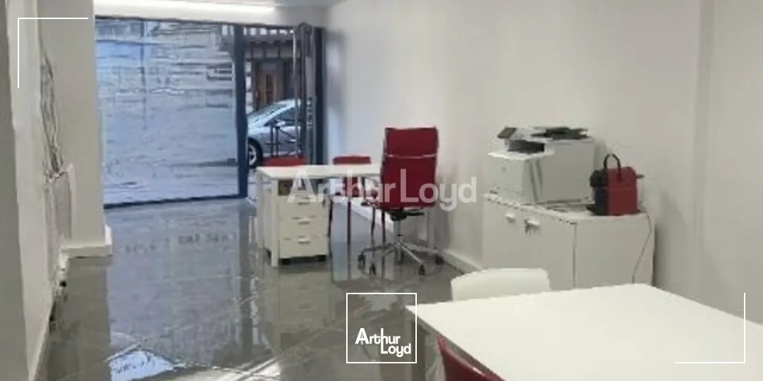 A LOUER CHALONS EN CHAMPAGNE AVEC UNE BELLE VISIBILITÉ - LOCAL COMMERCIAL D'ENVIRON 40m2