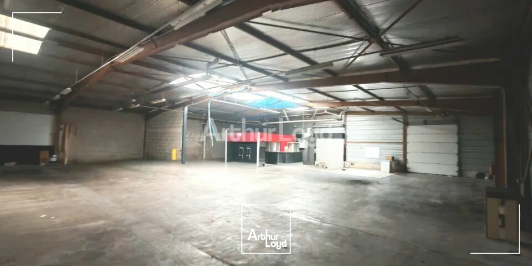 A Louer - Local d'activité de 500m2 avec bureaux ZI de St Martin Sur Le Pré