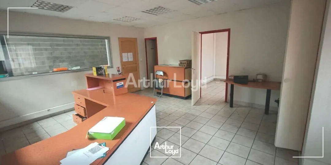 A Louer - Local d'activité de 500m2 avec bureaux ZI de St Martin Sur Le Pré