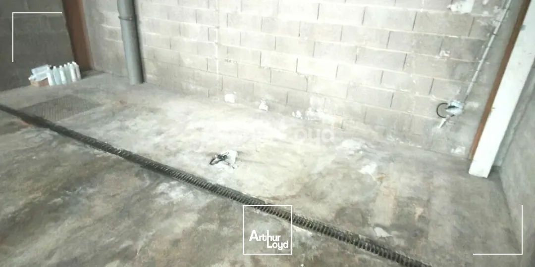 A Louer - Local d'activité de 500m2 avec bureaux ZI de St Martin Sur Le Pré