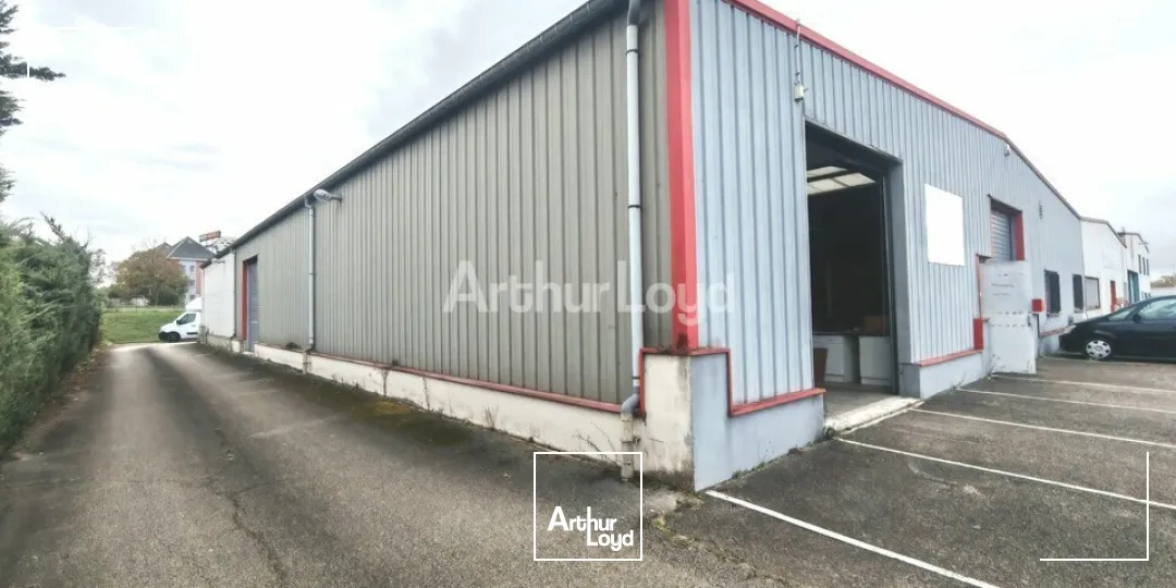 A Louer - Local d'activité de 500m2 avec bureaux ZI de St Martin Sur Le Pré