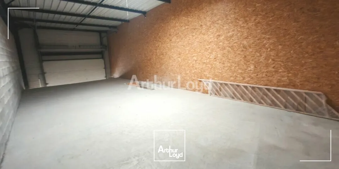 A louer - Cellule artisanale de 154m2 avec bureau secteur Croix Blandin
