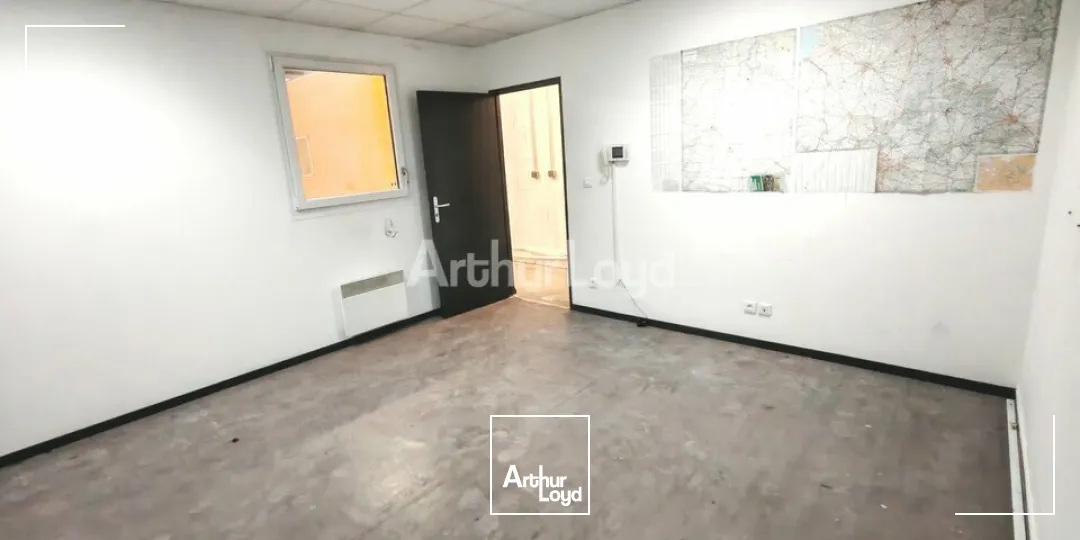 A louer - Cellule artisanale de 154m2 avec bureau secteur Croix Blandin