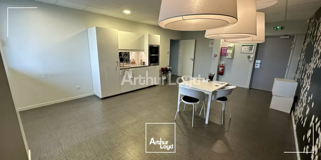 Plateau de bureaux d'environ 356 m2 divisible - REIMS CROIX BANDLIN