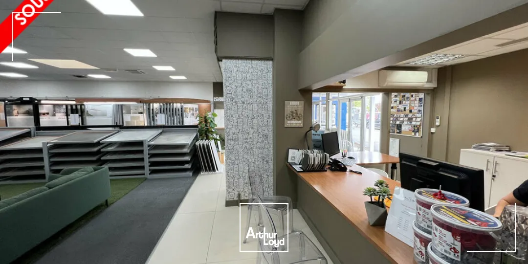 Local commercial avec entrepôt à vendre à CHATEAUBERNARD