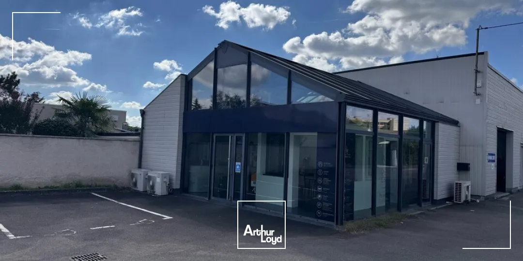 Local d'activités à louer sur axe passant à Angoulême