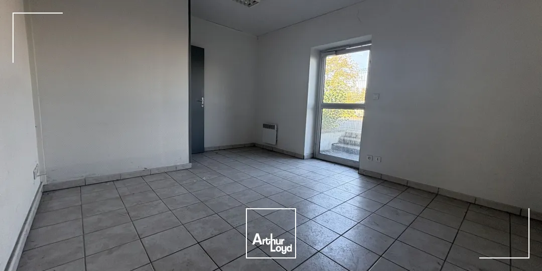 Cellule activités + bureau - 120 m2 - À louer - Saint Jean de Braye