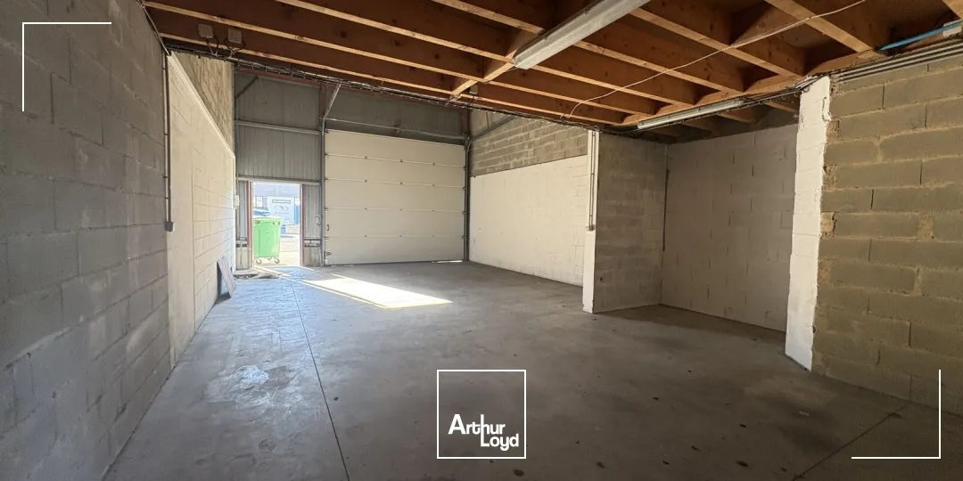 Cellule activités + bureau - 120 m2 - À louer - Saint Jean de Braye