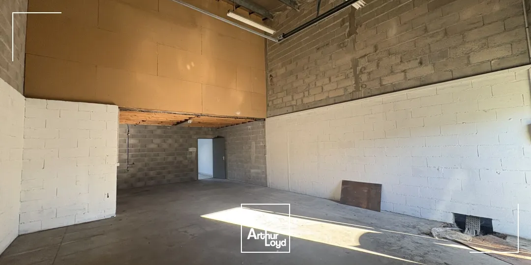 Cellule activités + bureau - 120 m2 - À louer - Saint Jean de Braye