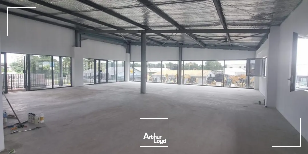 A LOUER Local commercial Matoury de 76 à 335 m2