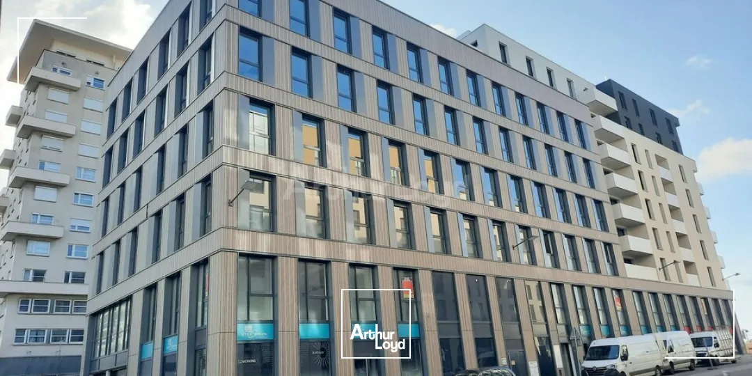 BUREAUX à VENDRE de 174 m²