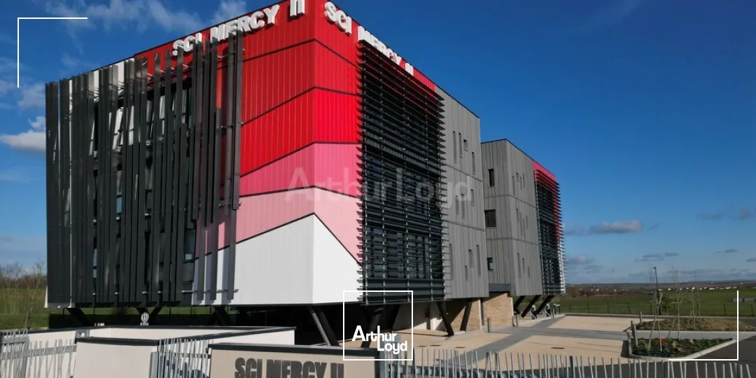 BUREAUX à LOUER de 1920 m²