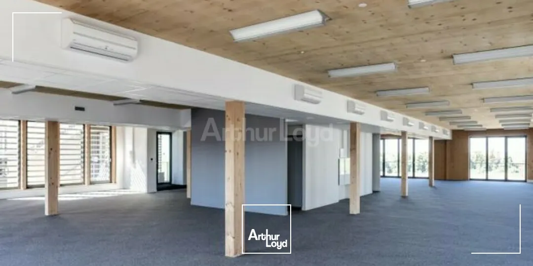 BUREAUX à VENDRE de 1392 m²