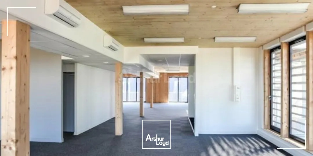 BUREAUX à VENDRE de 1392 m²