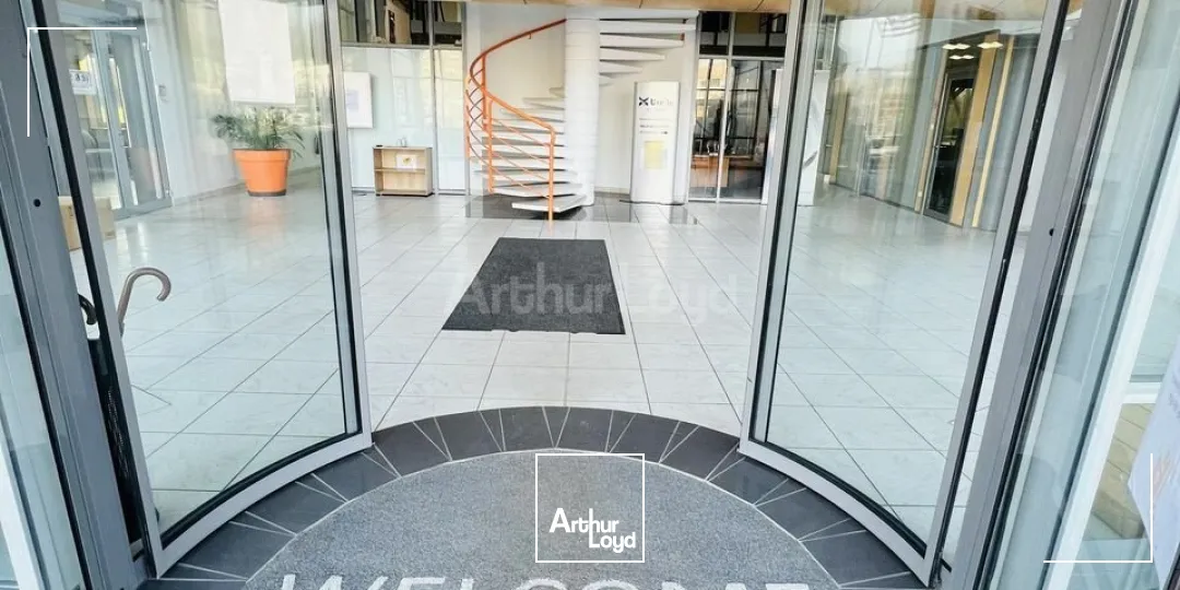 BUREAUX à LOUER de 483 m²