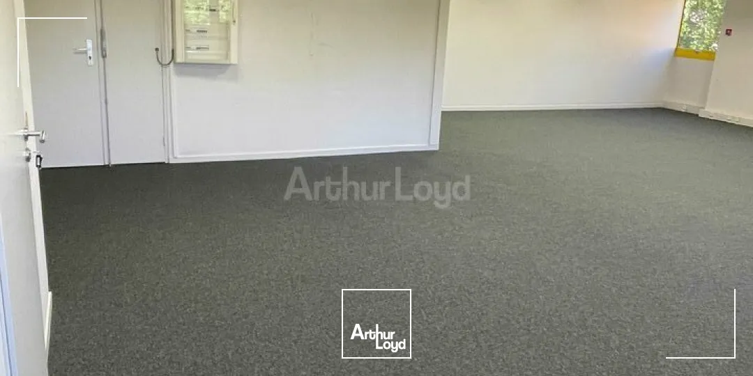 BUREAUX à VENDRE de 75 m²