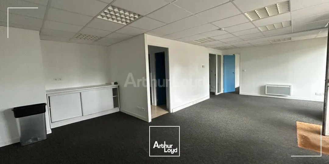 BUREAUX à VENDRE de 1270 m²