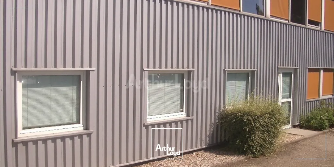 BUREAUX à VENDRE de 1270 m²