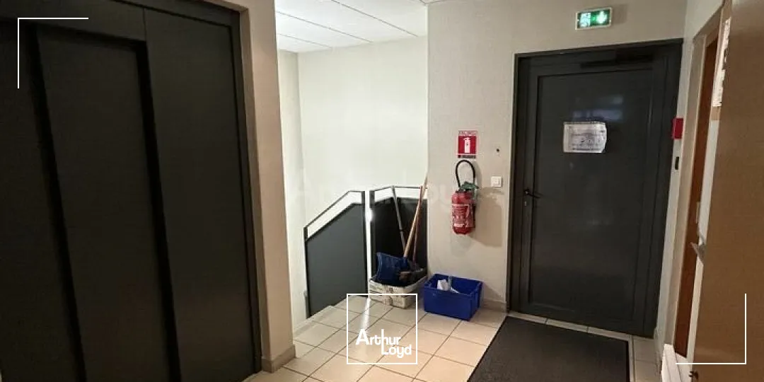 BUREAUX à VENDRE de 760 m²