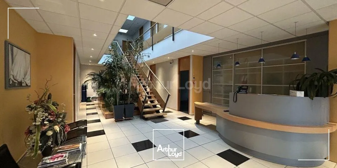 BUREAUX à VENDRE de 760 m²