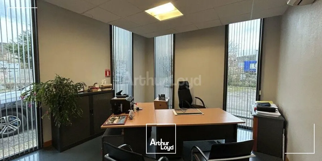 BUREAUX à VENDRE de 760 m²