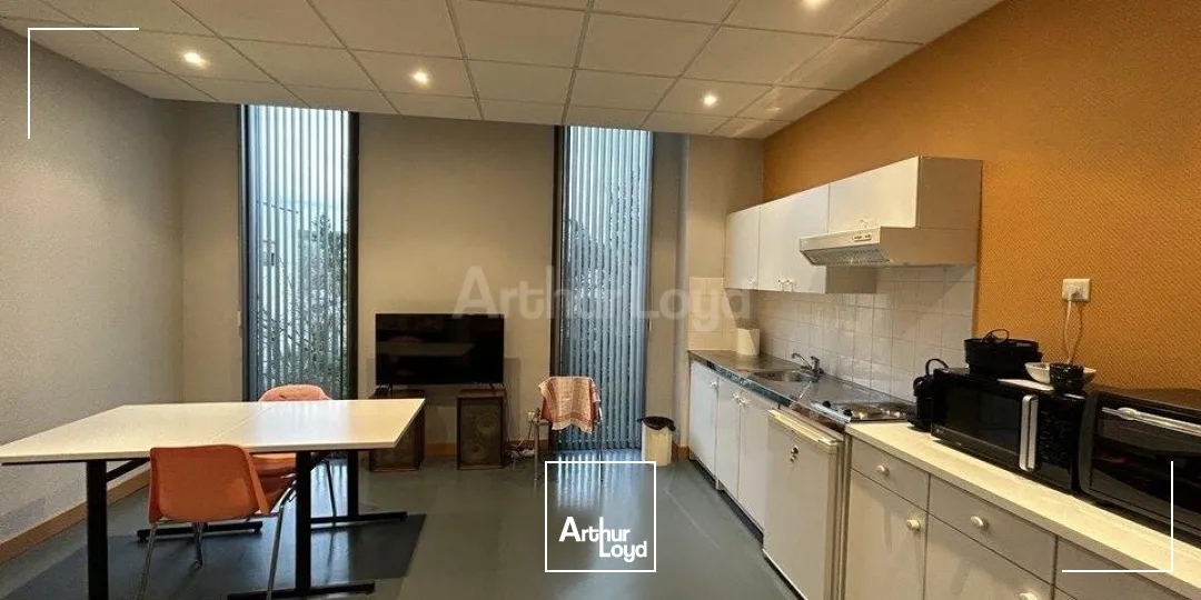 BUREAUX à VENDRE de 760 m²