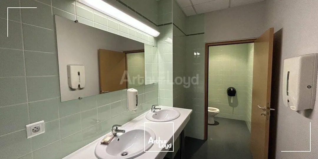 BUREAUX à VENDRE de 760 m²