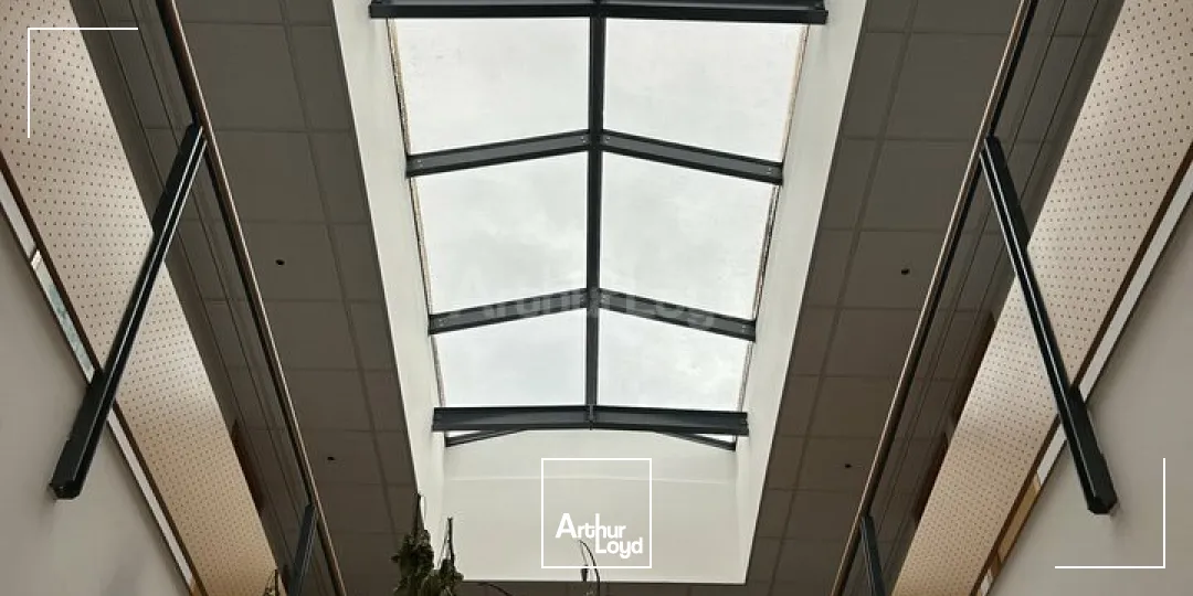 BUREAUX à VENDRE de 760 m²