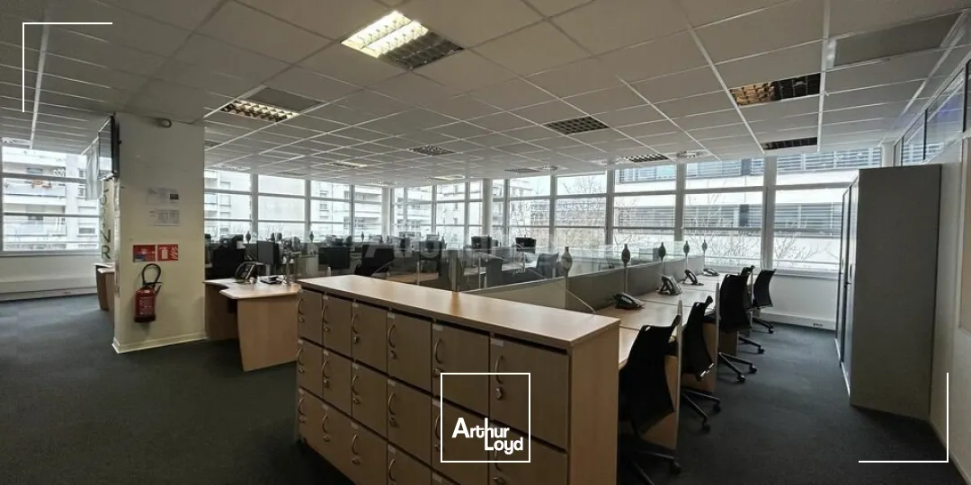BUREAUX à LOUER de 1939 m²