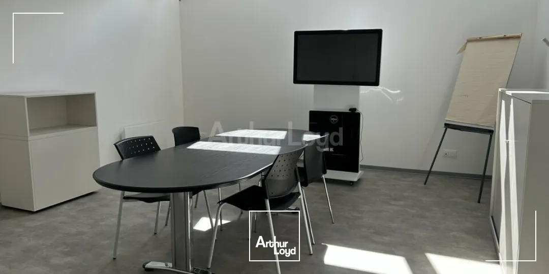 BUREAUX à VENDRE de 1300 m²