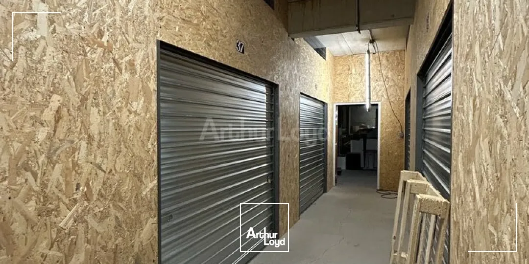 BUREAUX à VENDRE de 1300 m²