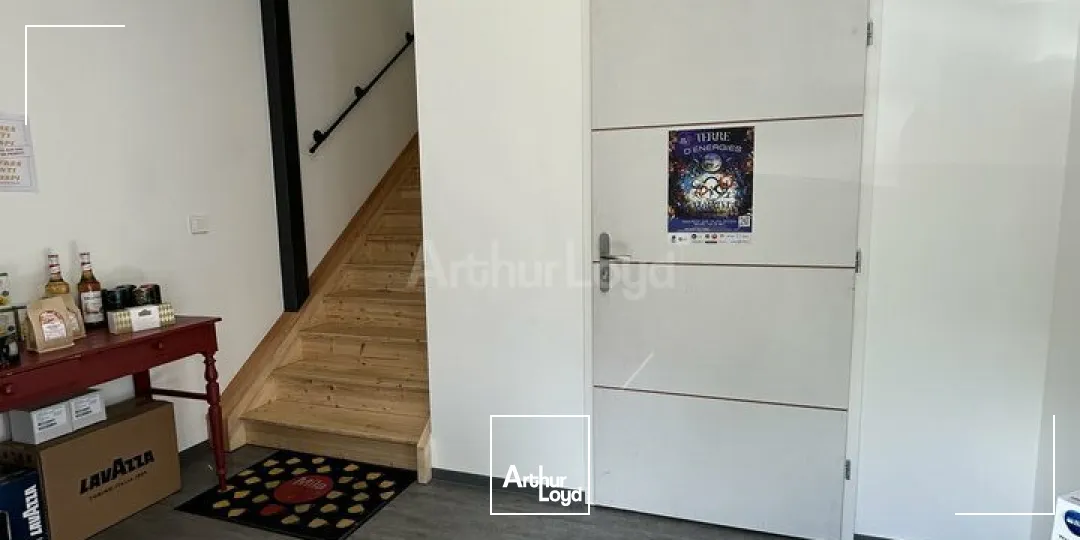 LOCAL D'ACTIVITE - ENTREPOT à VENDRE de 253 m²