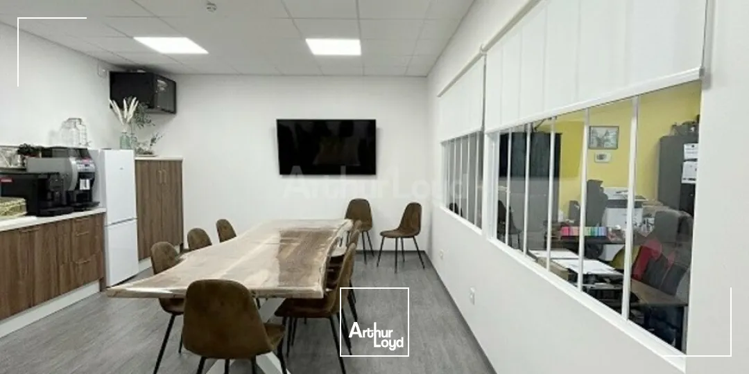 LOCAL D'ACTIVITE - ENTREPOT à VENDRE de 253 m²