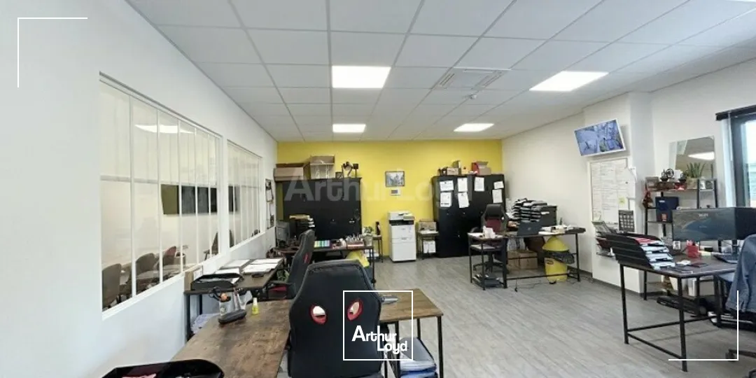 LOCAL D'ACTIVITE - ENTREPOT à VENDRE de 253 m²