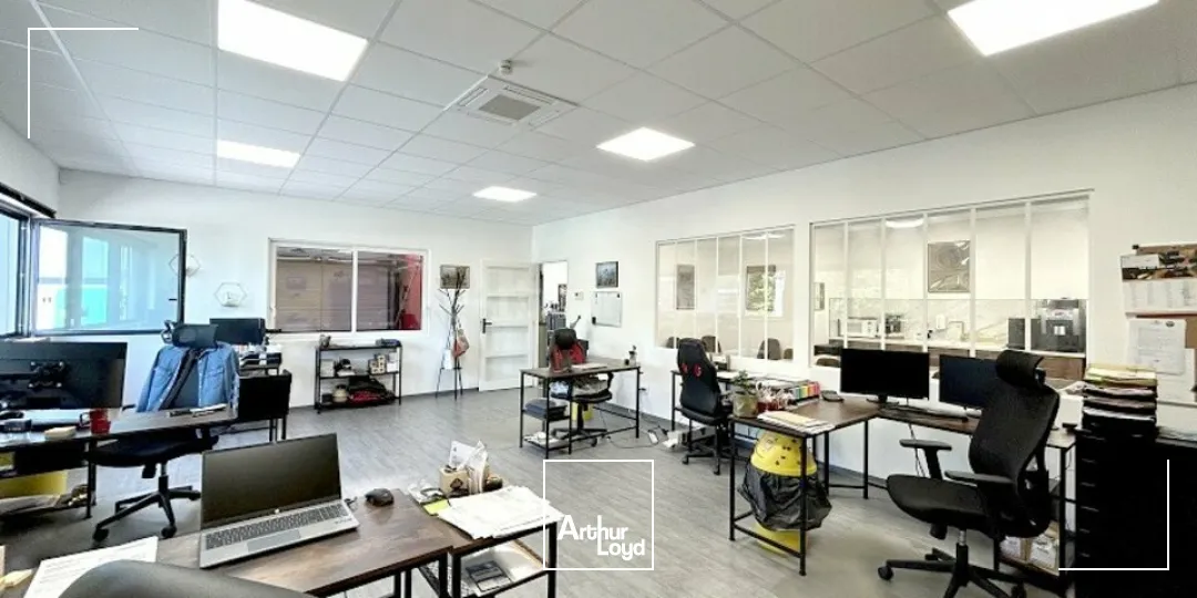 LOCAL D'ACTIVITE - ENTREPOT à VENDRE de 253 m²