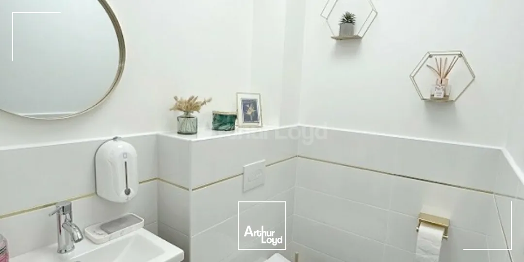 LOCAL D'ACTIVITE - ENTREPOT à VENDRE de 253 m²