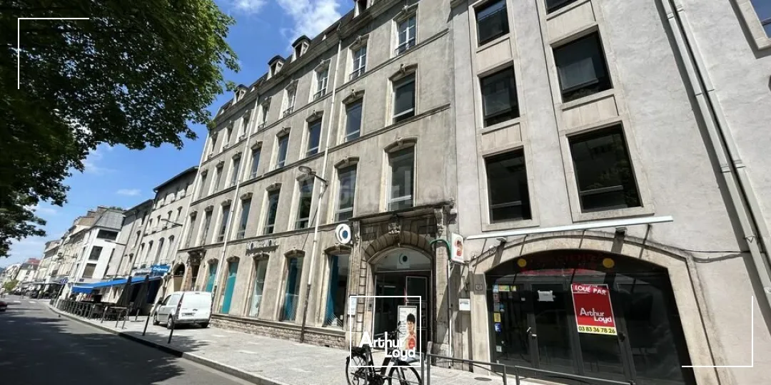 BUREAUX à LOUER de 233 m²