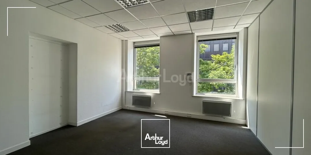 BUREAUX à LOUER de 233 m²