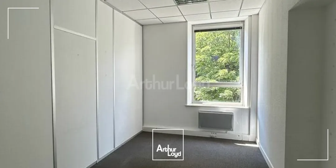 BUREAUX à LOUER de 233 m²