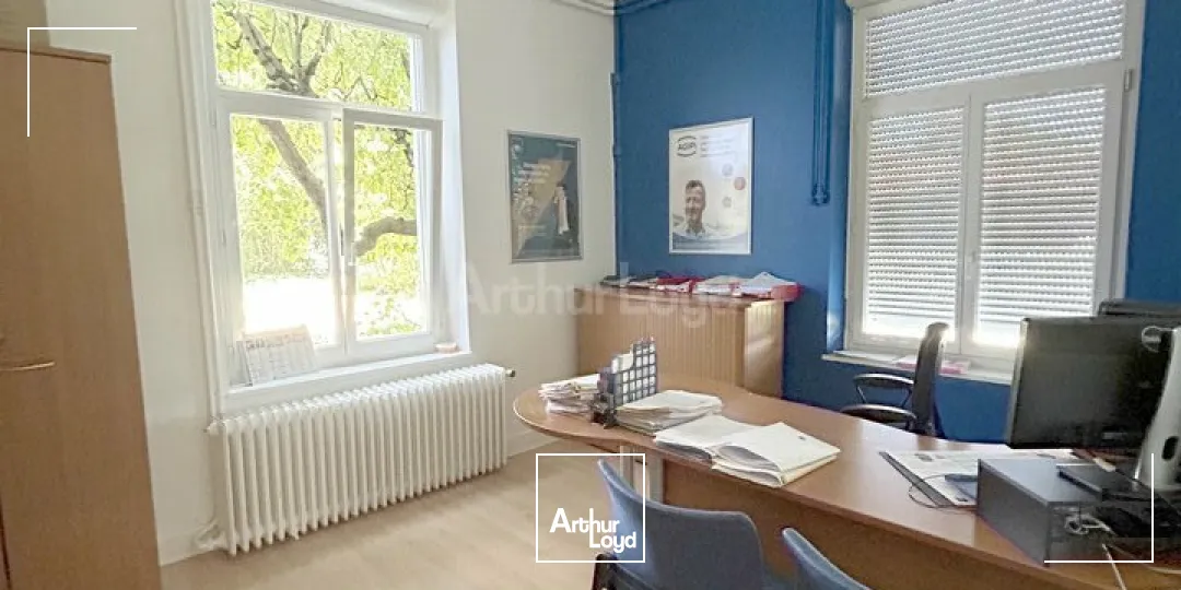 BUREAUX à VENDRE de 367 m²