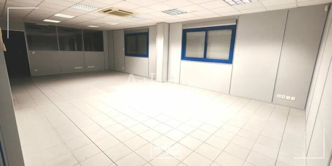 LOCAL D'ACTIVITÉ avec bureaux climatisés de 370m2 A LOUER - GUEUX