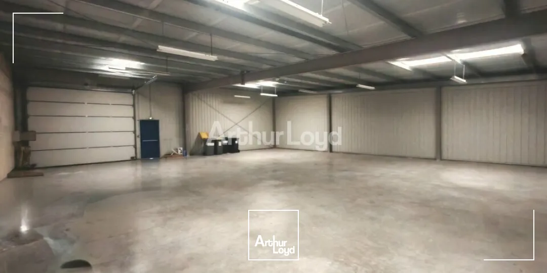 LOCAL D'ACTIVITÉ avec bureaux climatisés de 370m2 A LOUER - GUEUX