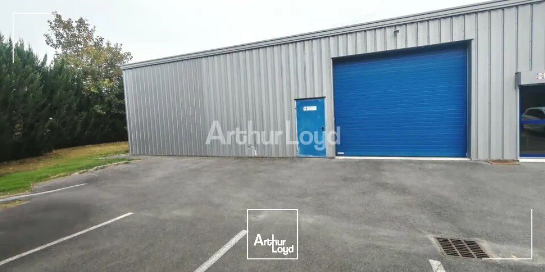 LOCAL D'ACTIVITÉ avec bureaux climatisés de 370m2 A LOUER - GUEUX