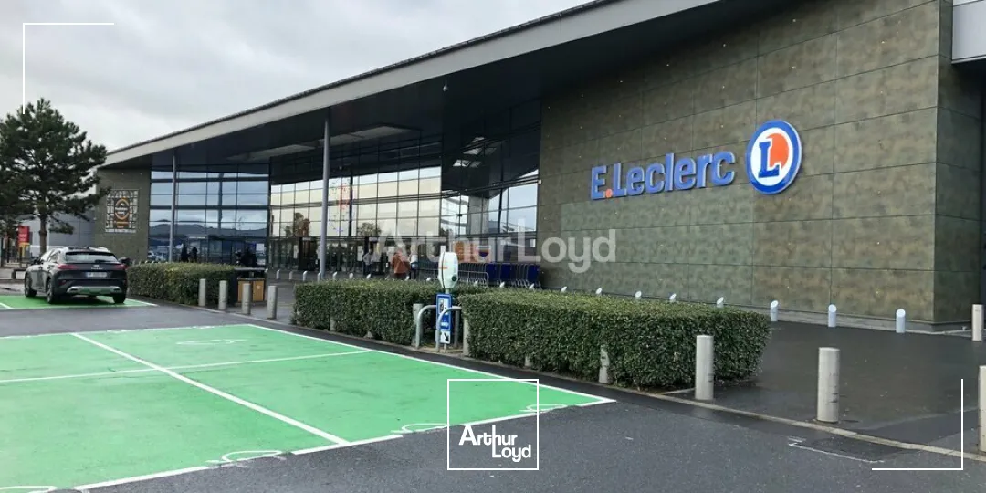 CELLULE COMMERCIALE EMPLACEMENT EXCEPTIONNEL - ZONE COMMERCIALE