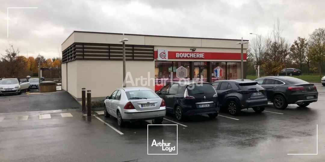 CELLULE COMMERCIALE EMPLACEMENT EXCEPTIONNEL - ZONE COMMERCIALE