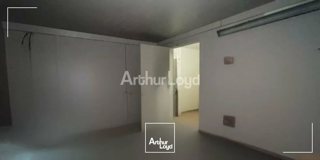 Emplacement N°1- centre-ville de Reims local commercial à céder d'environ 