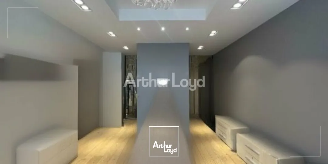 Emplacement N°1- centre-ville de Reims local commercial à céder d'environ 